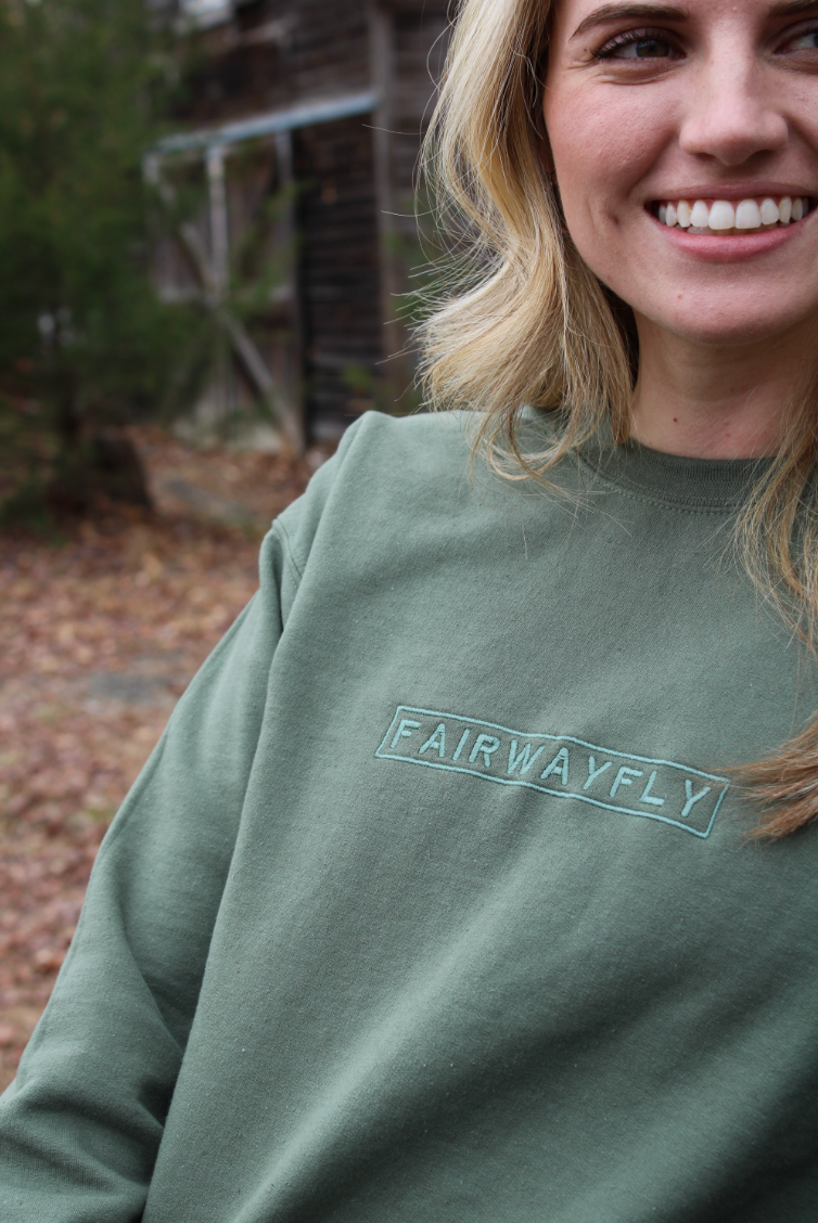 ESSENTIAL Embroidered Crewneck - Military